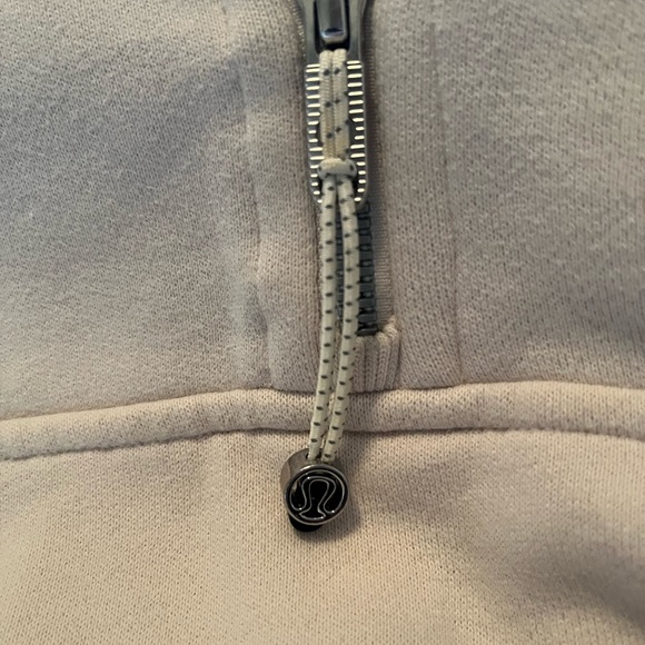 SOLD. Lululemon XS/S Half Zip Pullover - Picture 4 of 5